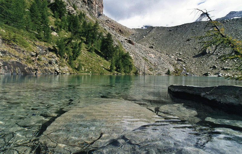 a raso sul lago Bleu Val d'Ayas (Valle d'Aosta)