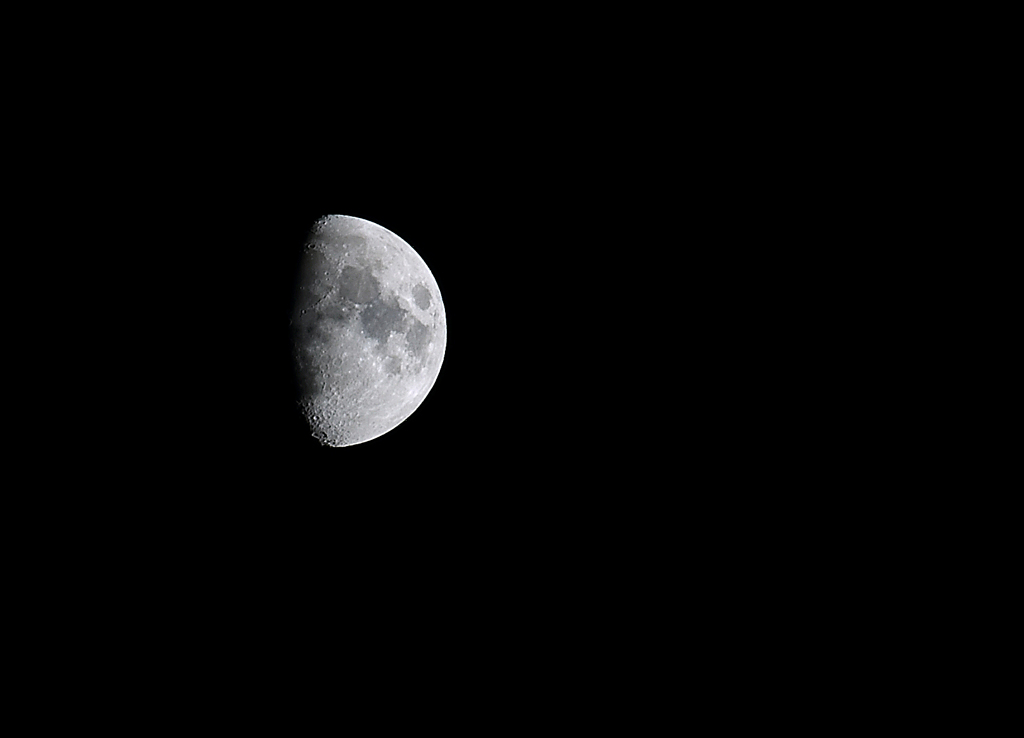 C'� anche il mistero della seconda luna....