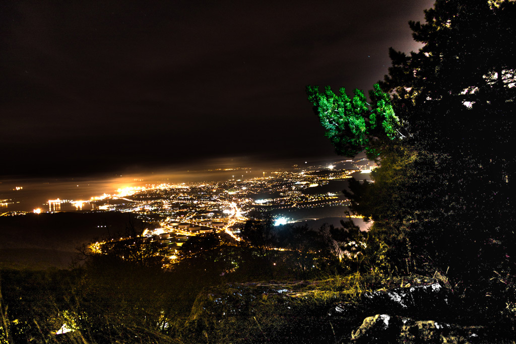 Prima HDR - notturna sopra Trieste