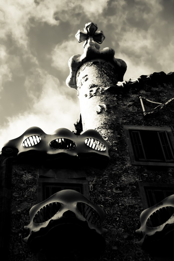 Barcellona, giocando con Gaud�