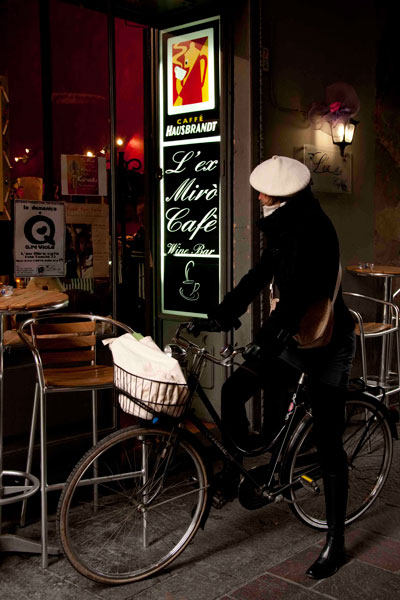 Sguardo parigino in Via Toschi