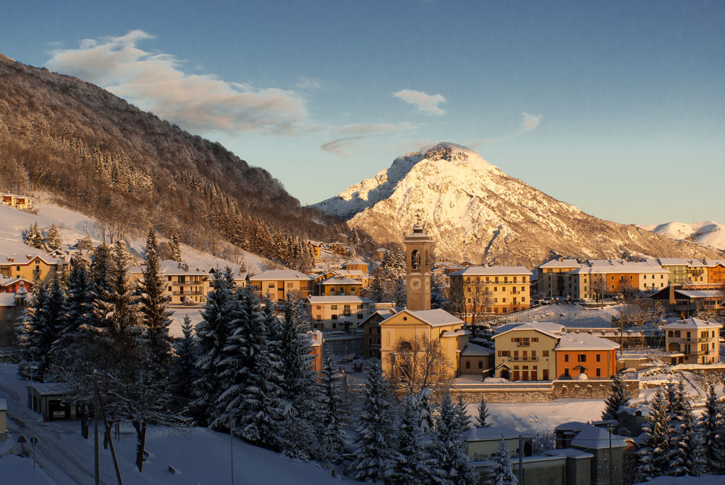 prime luci dopo giornate di neve