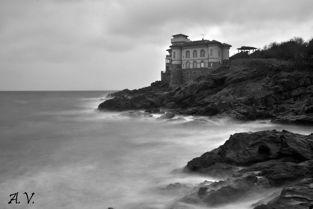 marina del boccale in b&w