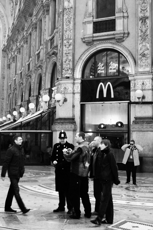 Per favore...pu� farmi una foto?