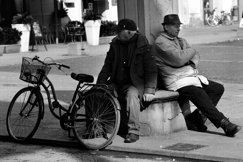 Chi vigila e chi dorme..........