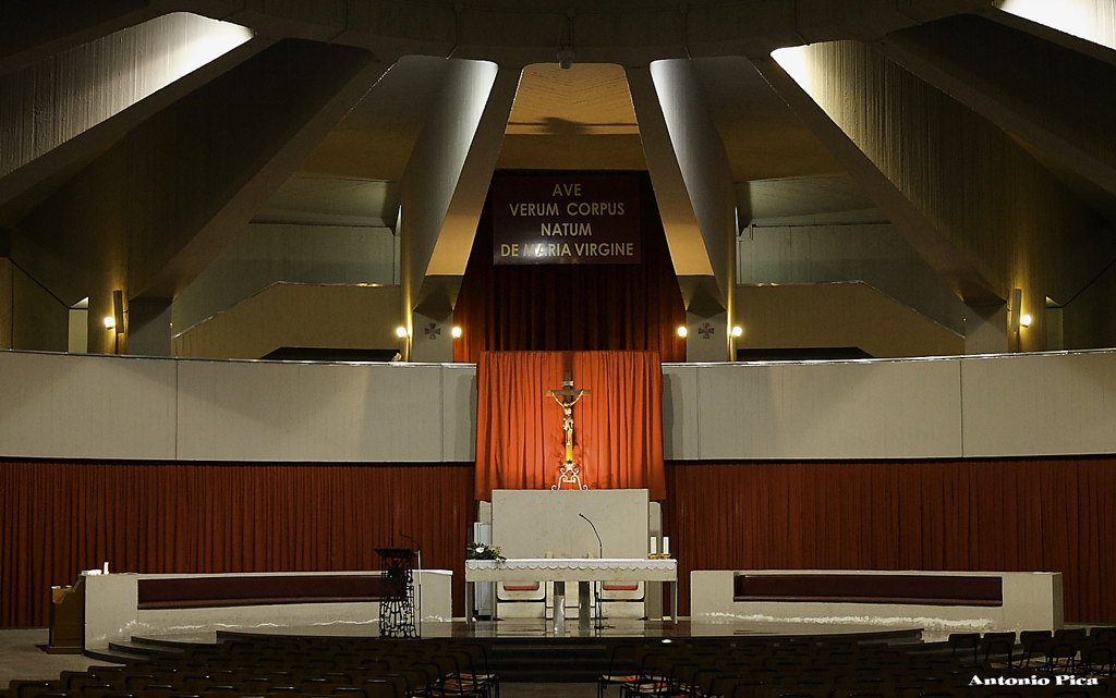 Santuario,Madonnina delle lacrime(cripta)