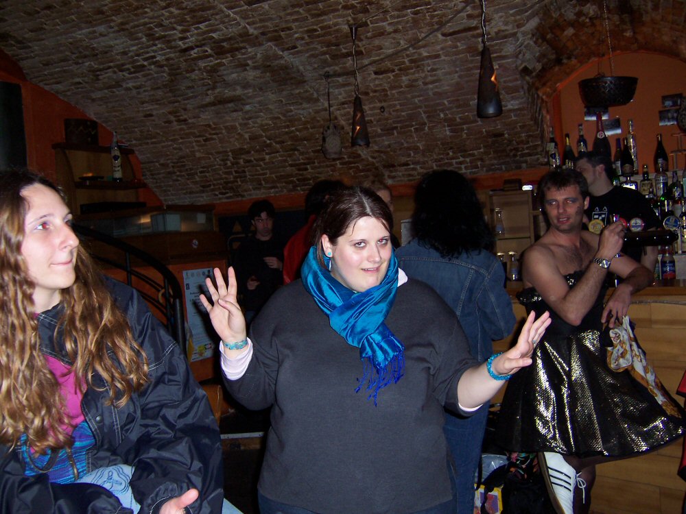 Carlotta alla taverna del Gufo!