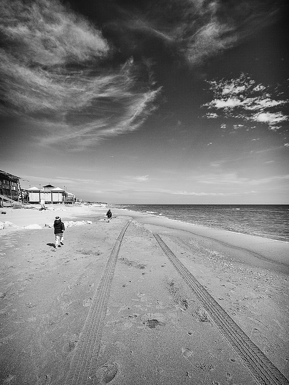 correndo in spiaggia