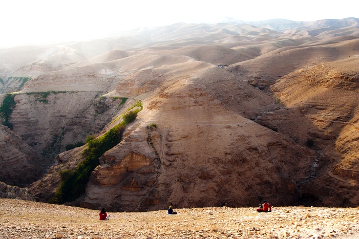 Davanti al deserto: prima ci vuole fiducia, poi viene la difficolt� e alla fine arriva la luce