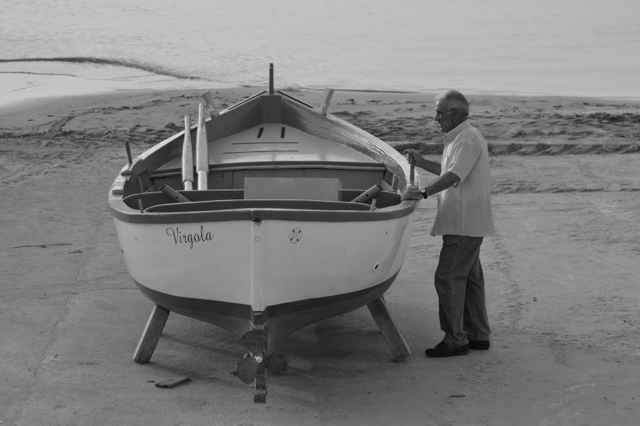 l'uomo e' una barca,la vita e' la sua scia.