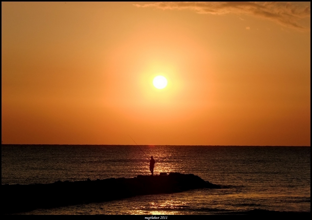 Grottammare: pescatore all'alba