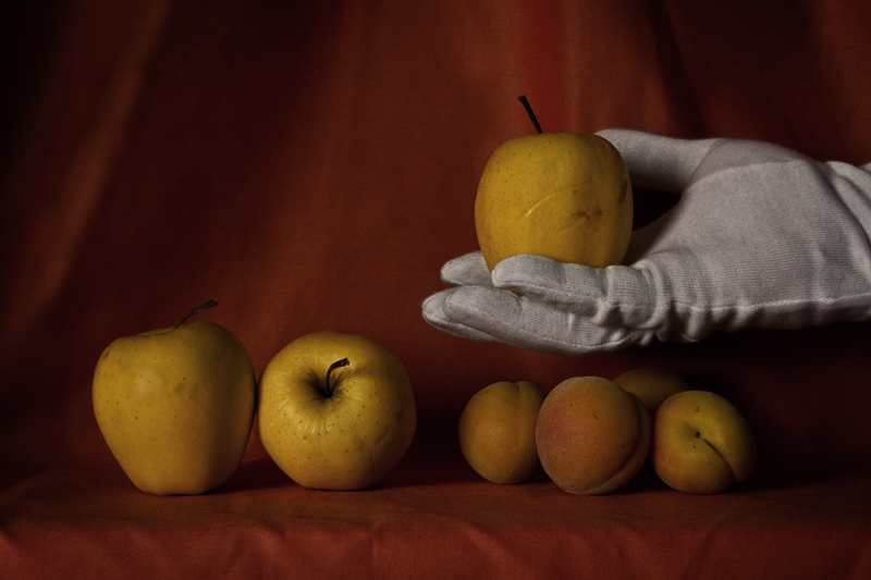 Mele, mano ed albicocche