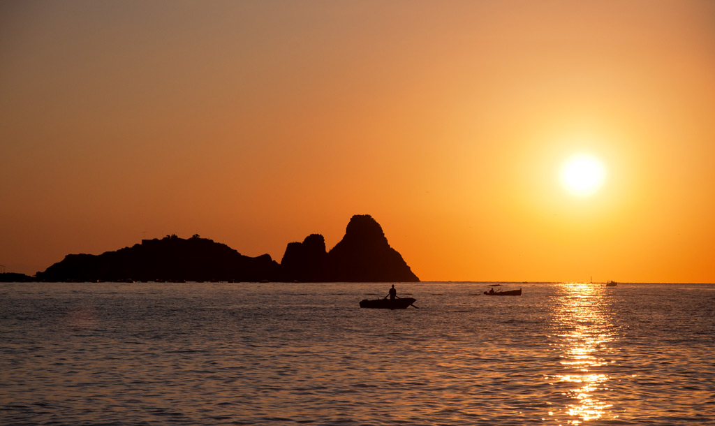 Aci Trezza - Pescatori all'alba