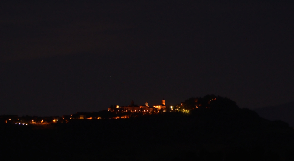 Penna San Giovanni di notte