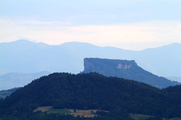 Collina reggiana - la pietra di Bismantova in pastello
