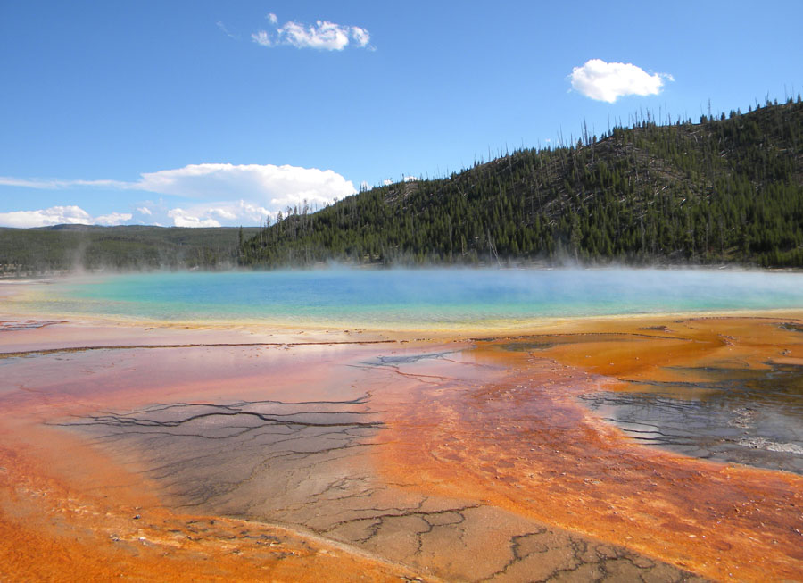 Yellowstone's color