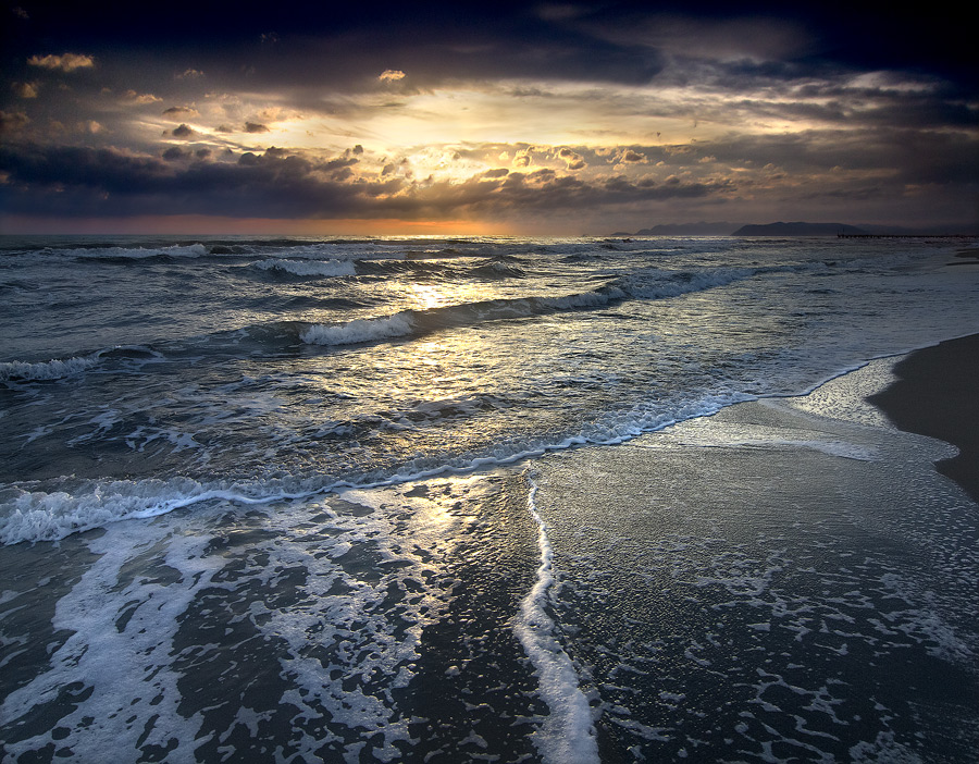 quando la spiaggia si svuota... solo il rumore del mare
