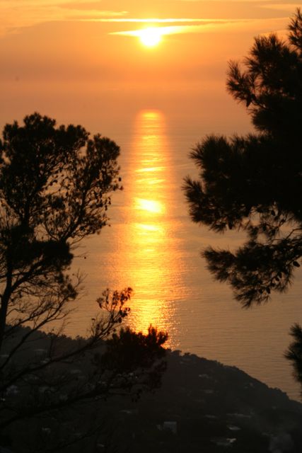 Un tramonto FORSE banale.