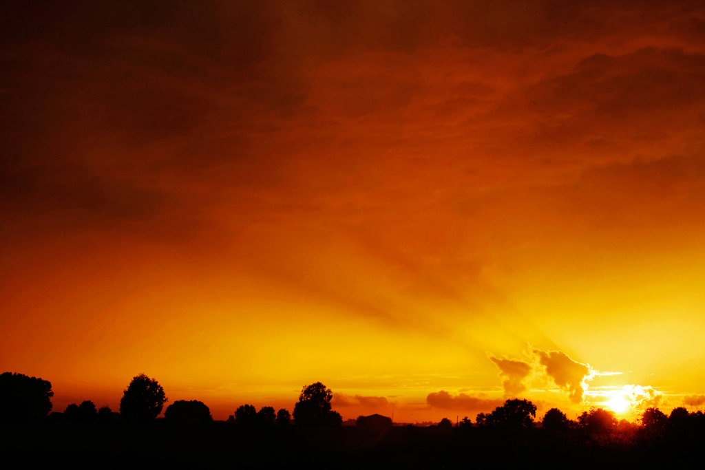 Attraverso l'oscurit�, le nubi ci rivelano la luce