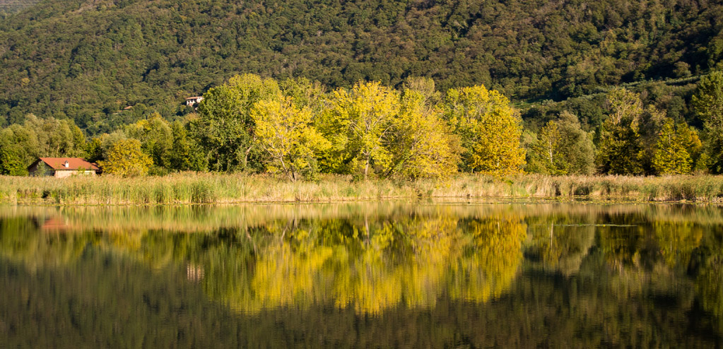 Colori d'autunno che ci specchiano.