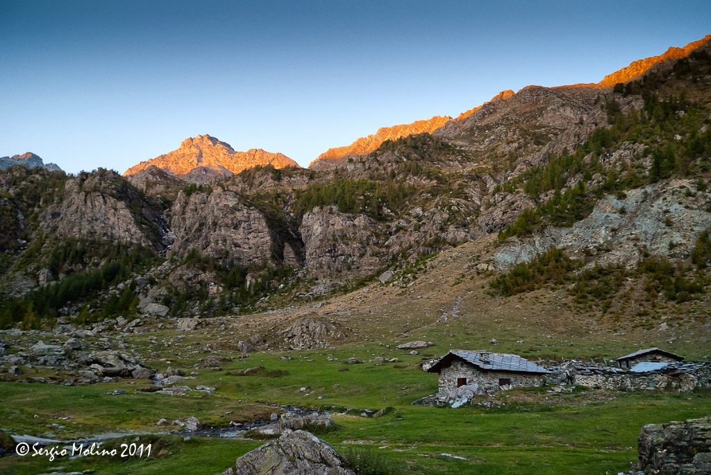 Prime luci sugli alpeggi