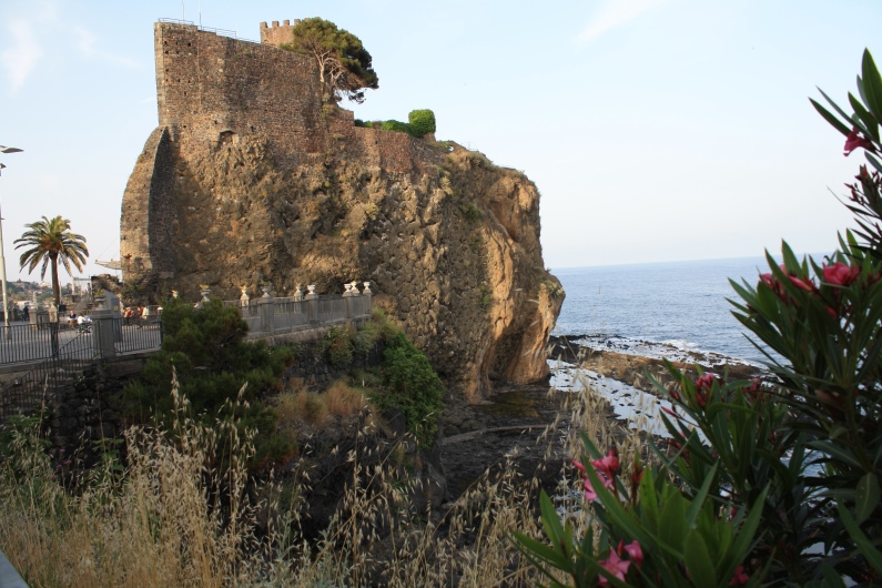 Aci Castello