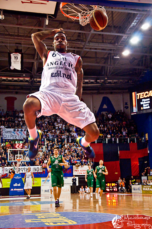 Run fast, jump high, be unstoppable!