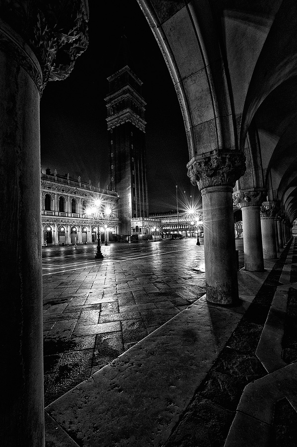 b/w in notturno veneziano