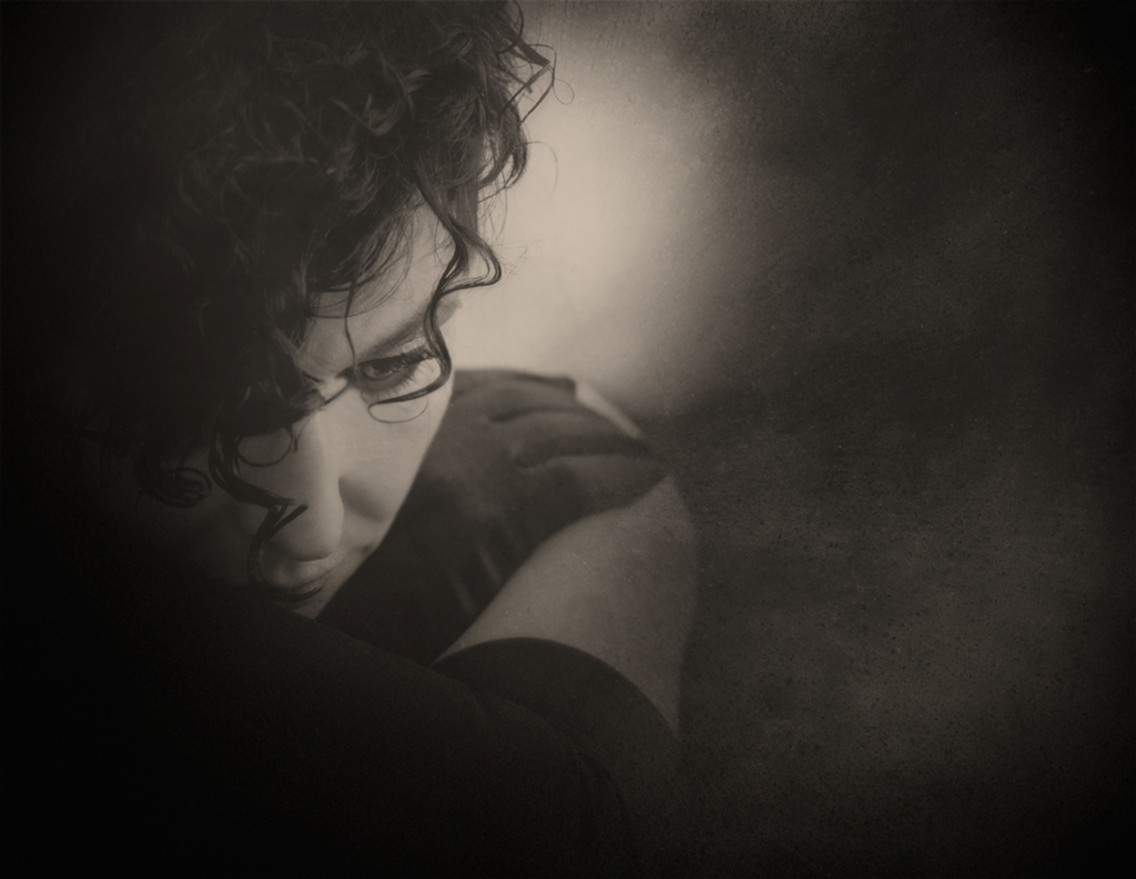 Uno sguardo rivolto altrove...