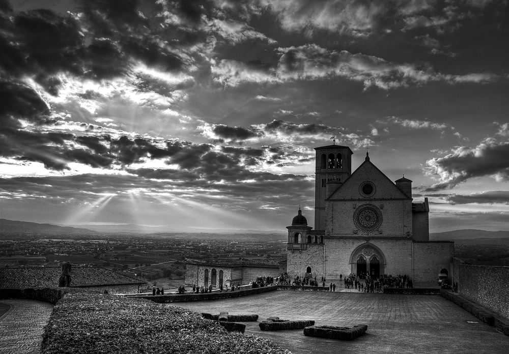 Tramonto sulla Baslica di San Francesco D'Assisi