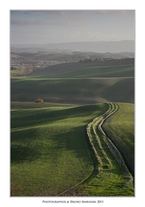 La stradina tra le colline