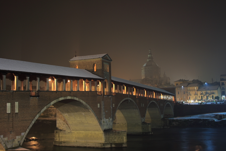 Il ponte di notte