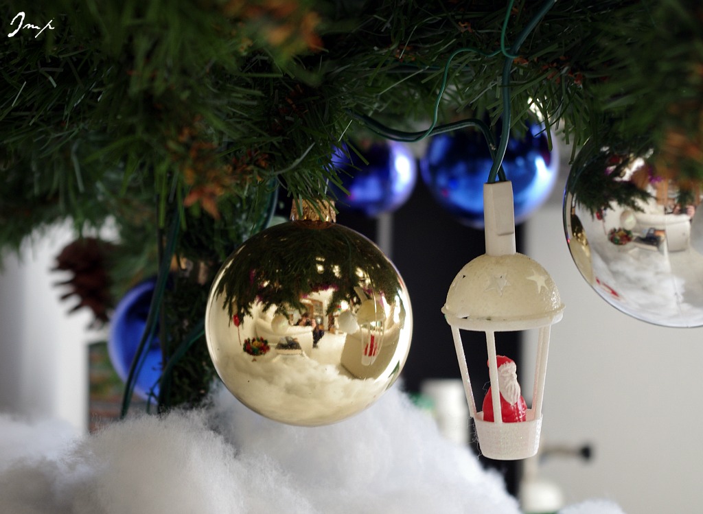 Tutto in una pallina di Natale (: