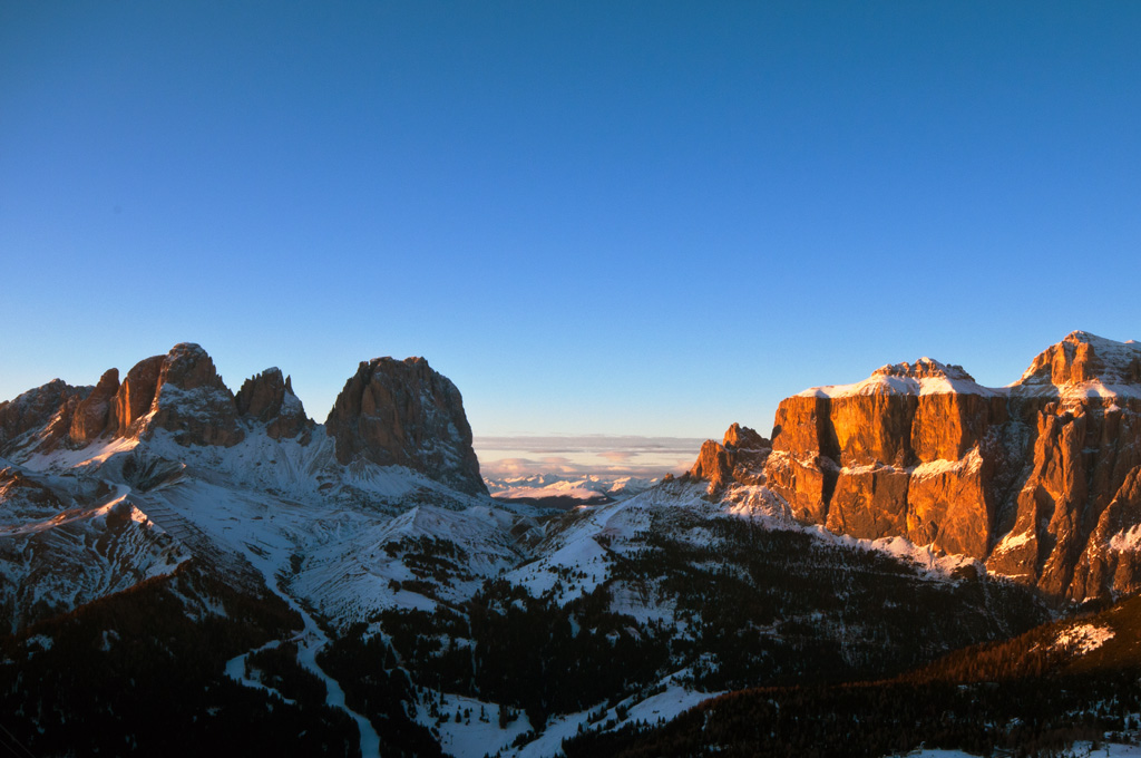 Tramonto sul Sassolungo e Gruppo del Sella