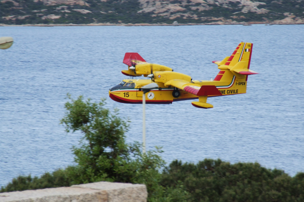 canadair a volo radente