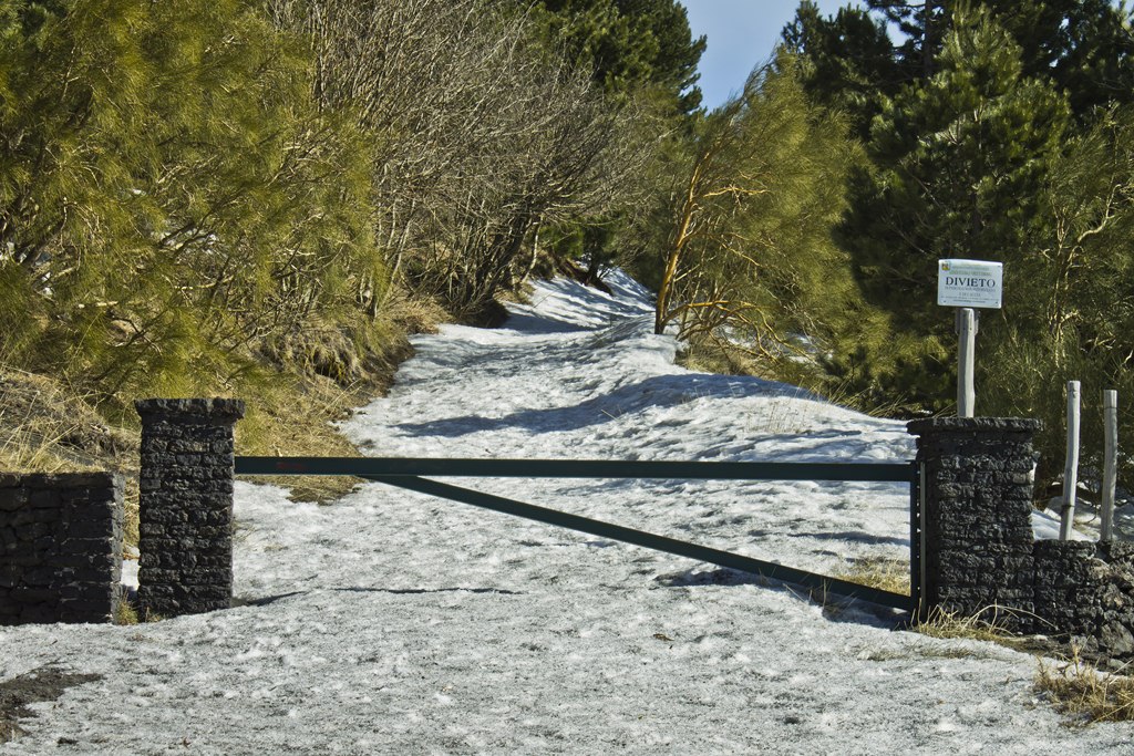 Cancello sull'Etna