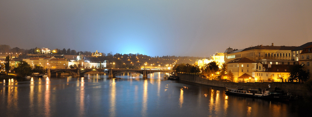 Vista Dal Ponte Carlo