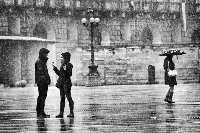 Chiacchiere sotto la bufera