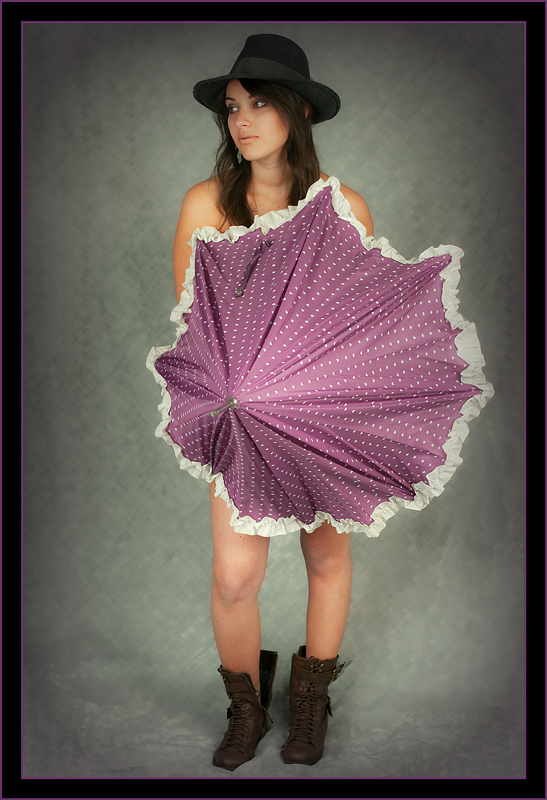 Cristina e il suo ombrello a pois