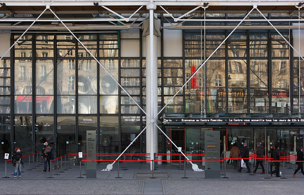 Centre Pompidou - Esterno . 3