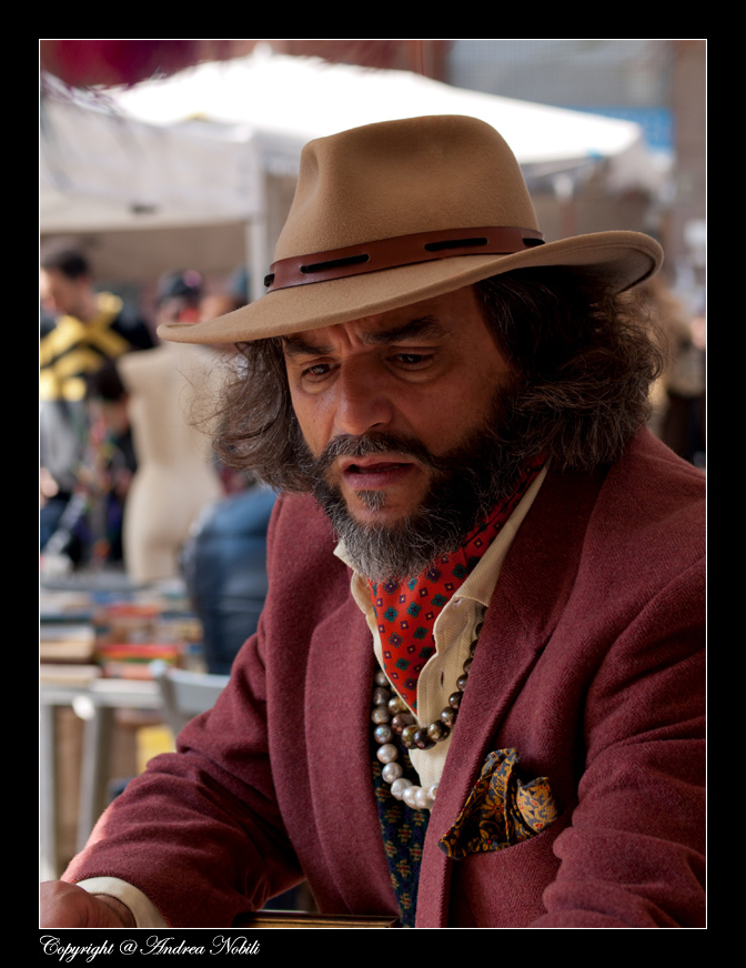 [Roma] Venditore di perle a Porta Portese