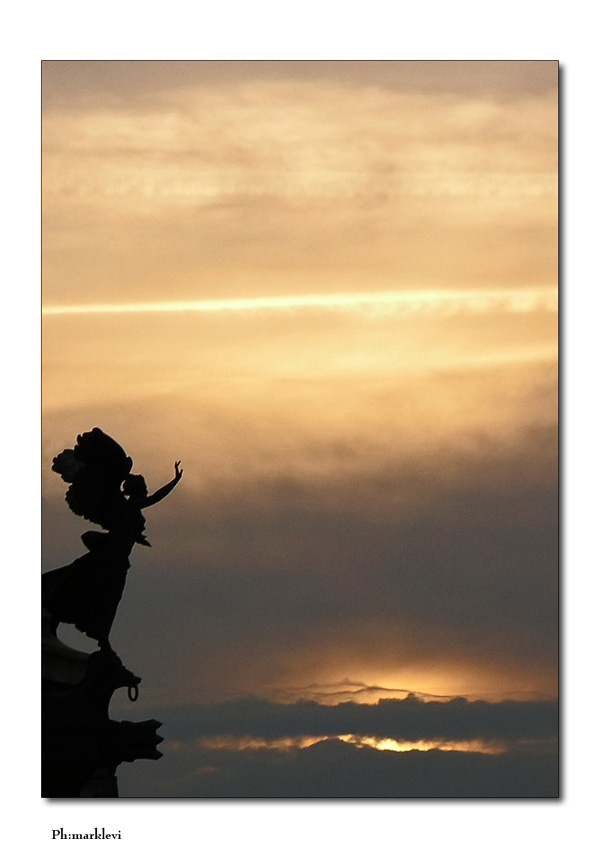 dettaglio del Vittoriano e tramonto