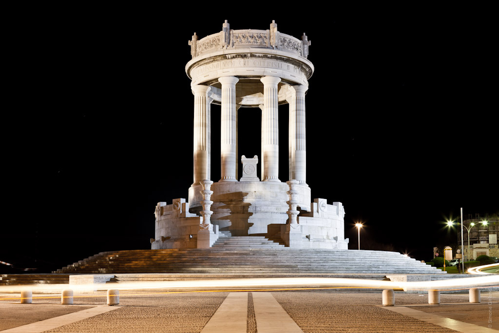 Il monumento di notte