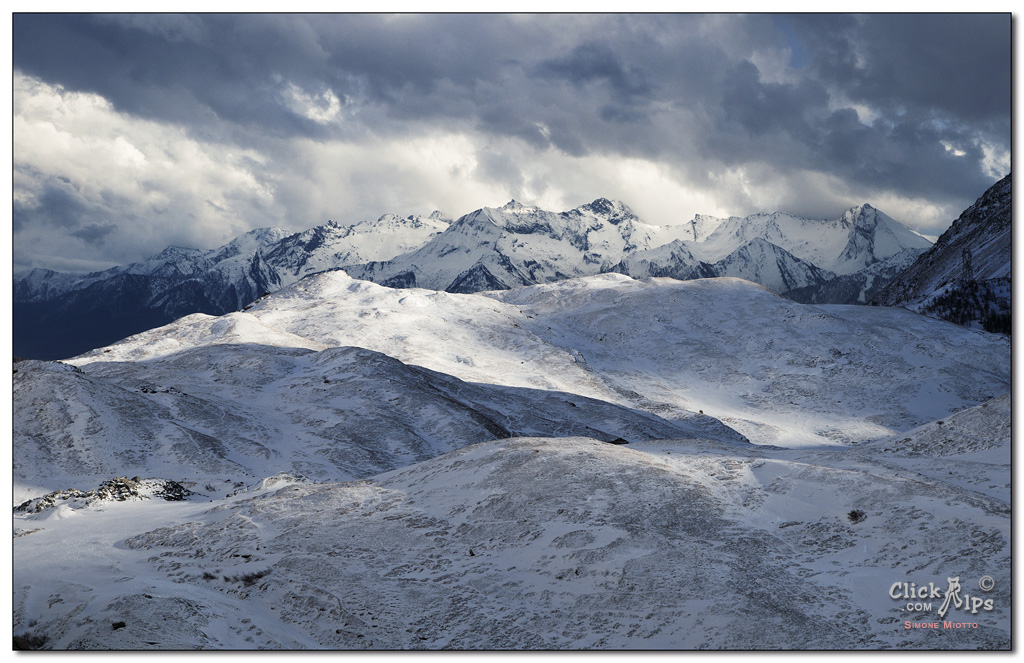White hills, white mountains