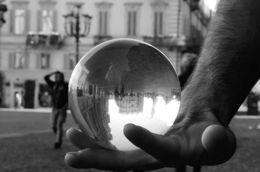 Il mondo in una mano