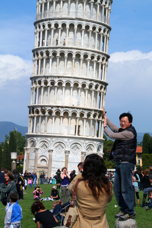 L' INCALZANTE SOSTEGNO DELLA CINA
