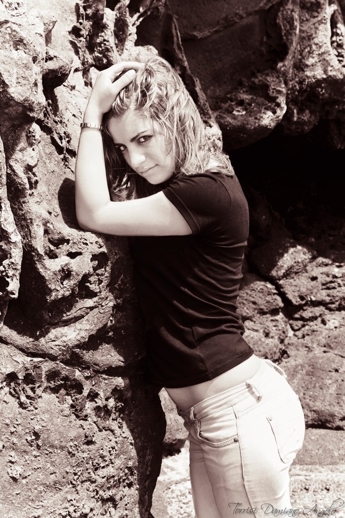 tra gli scogli e le belle ragazze