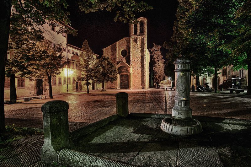 Piazza vista con i miei occhi (notturno)