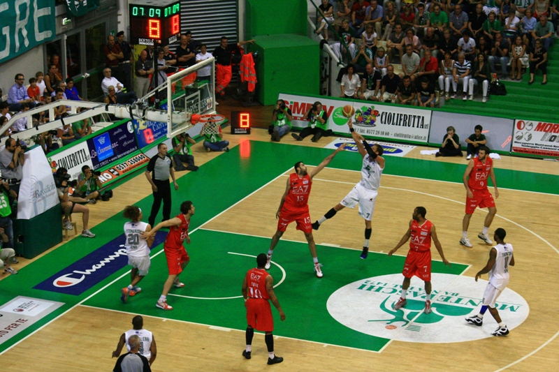 Fade away (� il tipo di tiro)