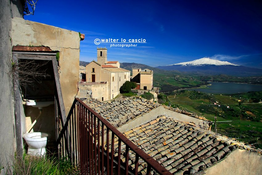 Il Cesso, la Chiesa e Mungibeddru